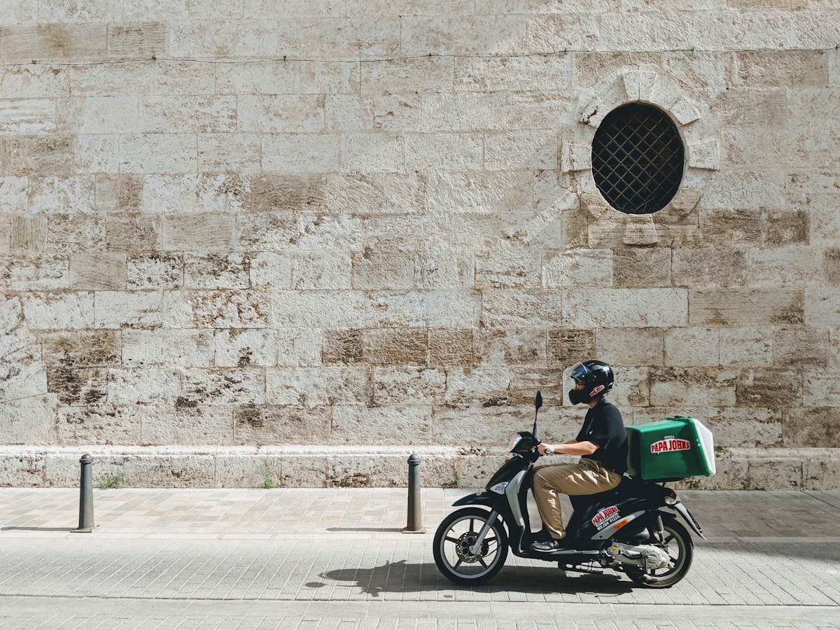 Delivery Driver Rental Car Guide 2026: Best Car Rental Options for DoorDash, Uber Eats & Spark