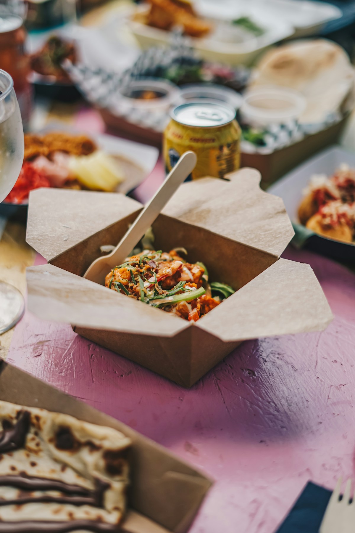 DoorDash vs Uber Eats Market Share 2026: Who’s Winning the Delivery War?