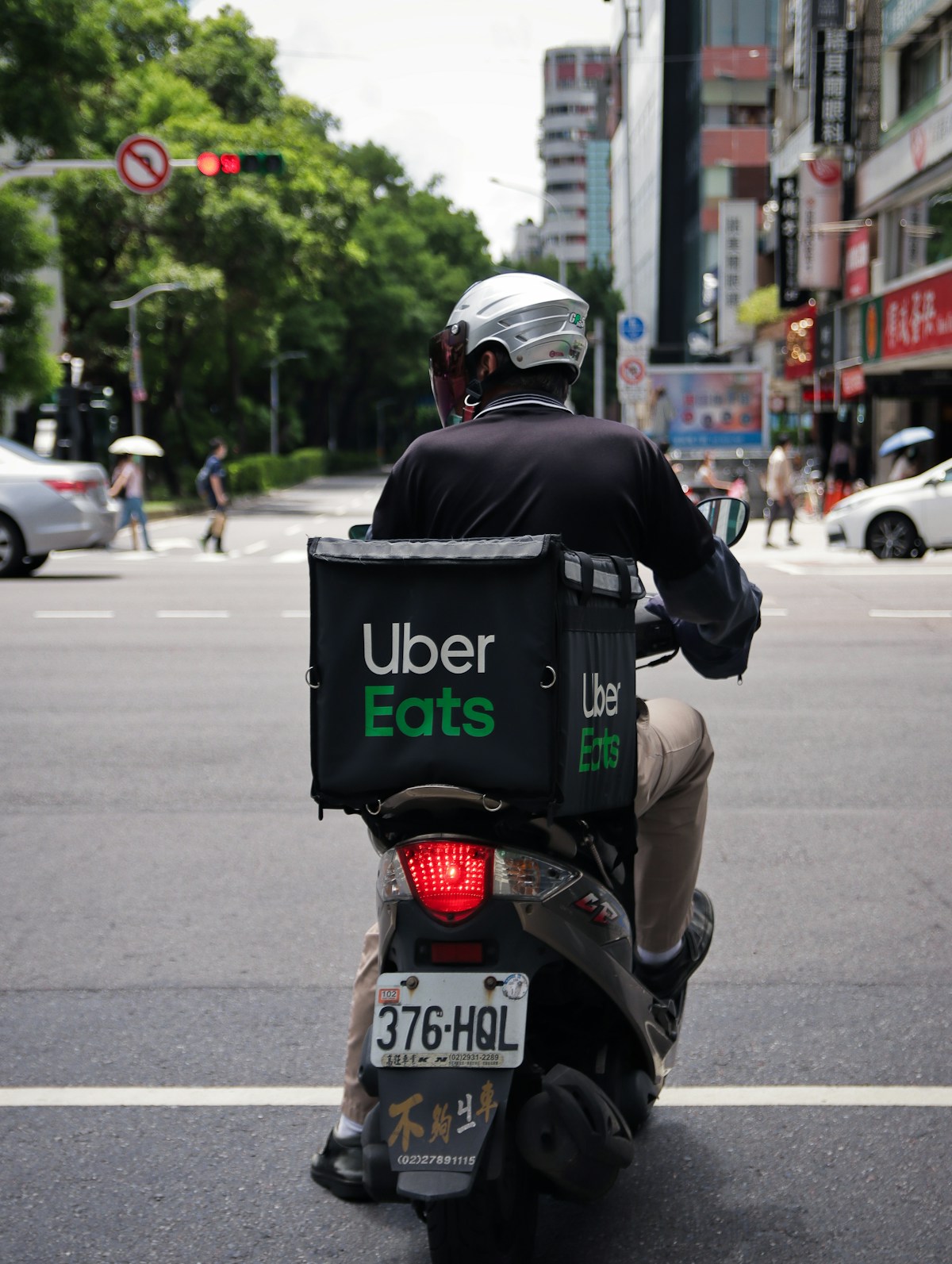 Best Car for Delivery Driving in 2026: Electric vs Gas vs Hybrid — Complete Guide
